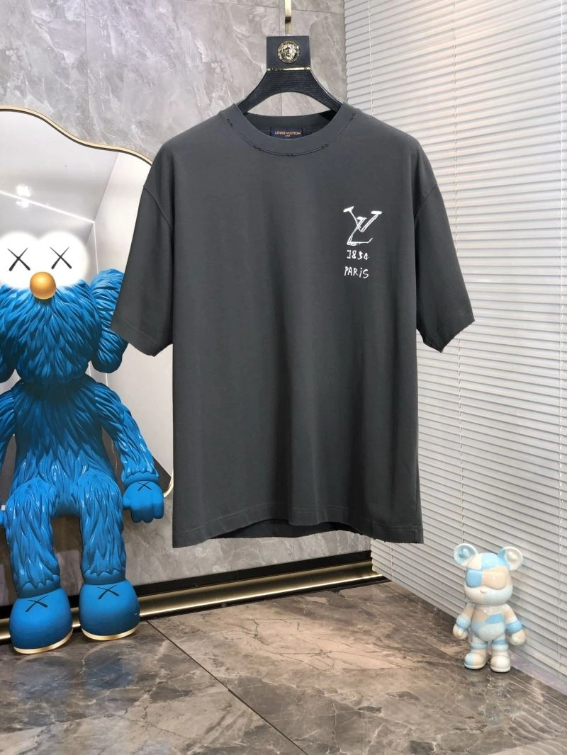 Lightweight Louis Vuitton T-Shirts 134416