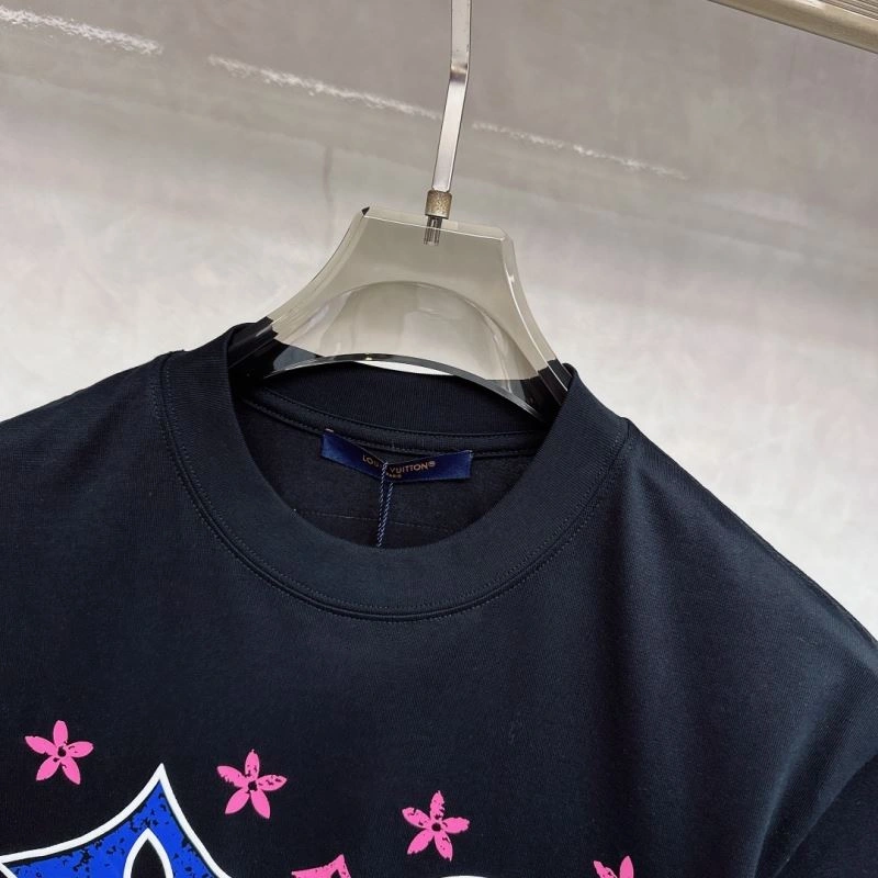 Seasonal Louis Vuitton T-Shirts 134414