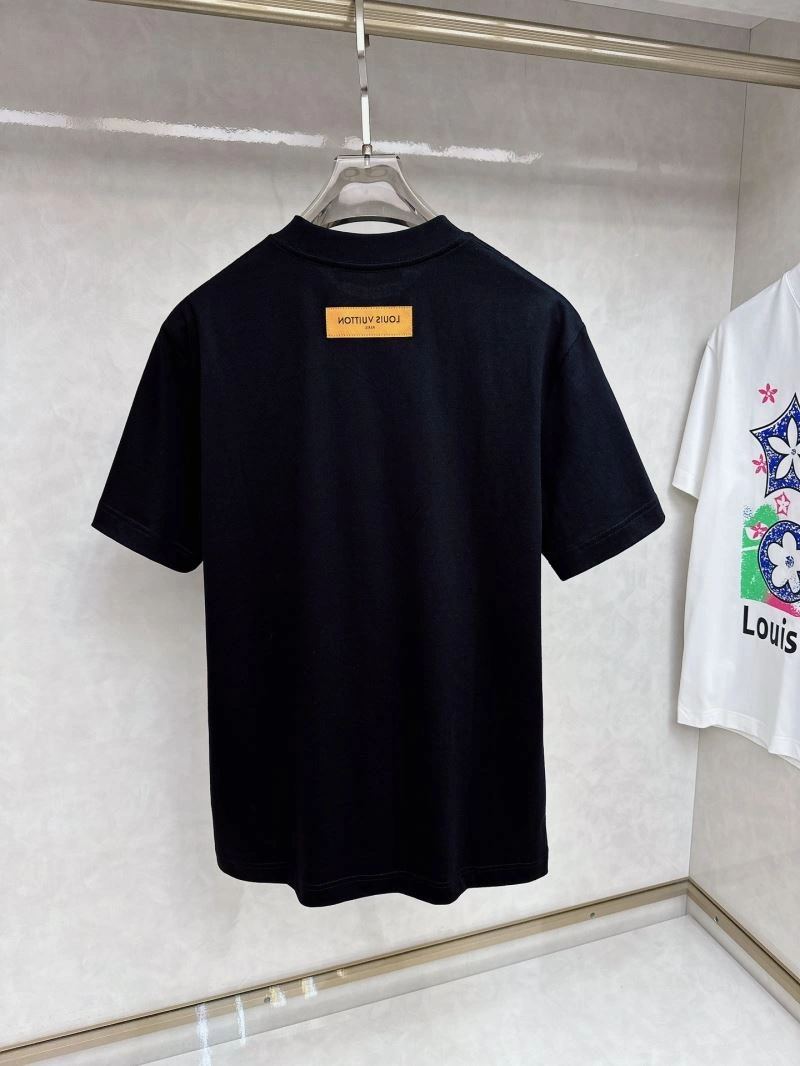 Seasonal Louis Vuitton T-Shirts 134414