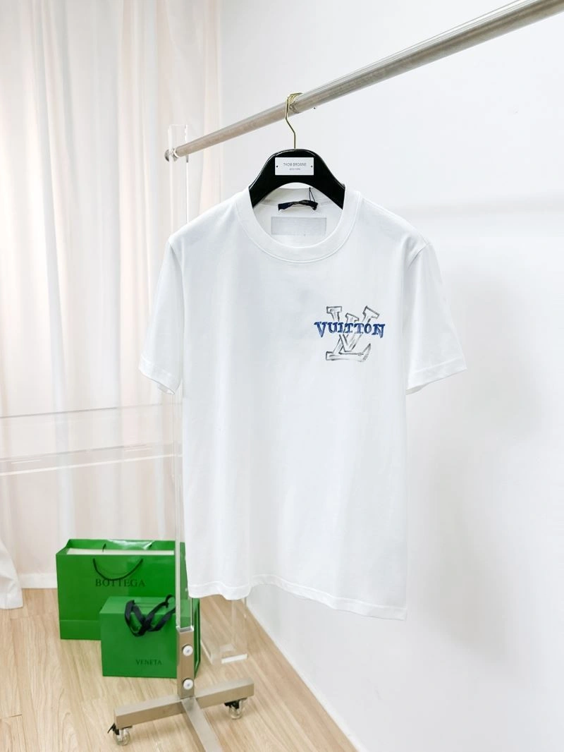Timeless Louis Vuitton T-Shirts 134407