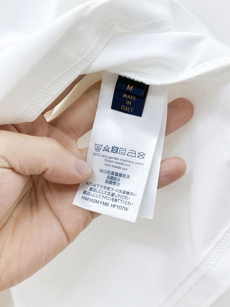 Timeless Louis Vuitton T-Shirts 134407