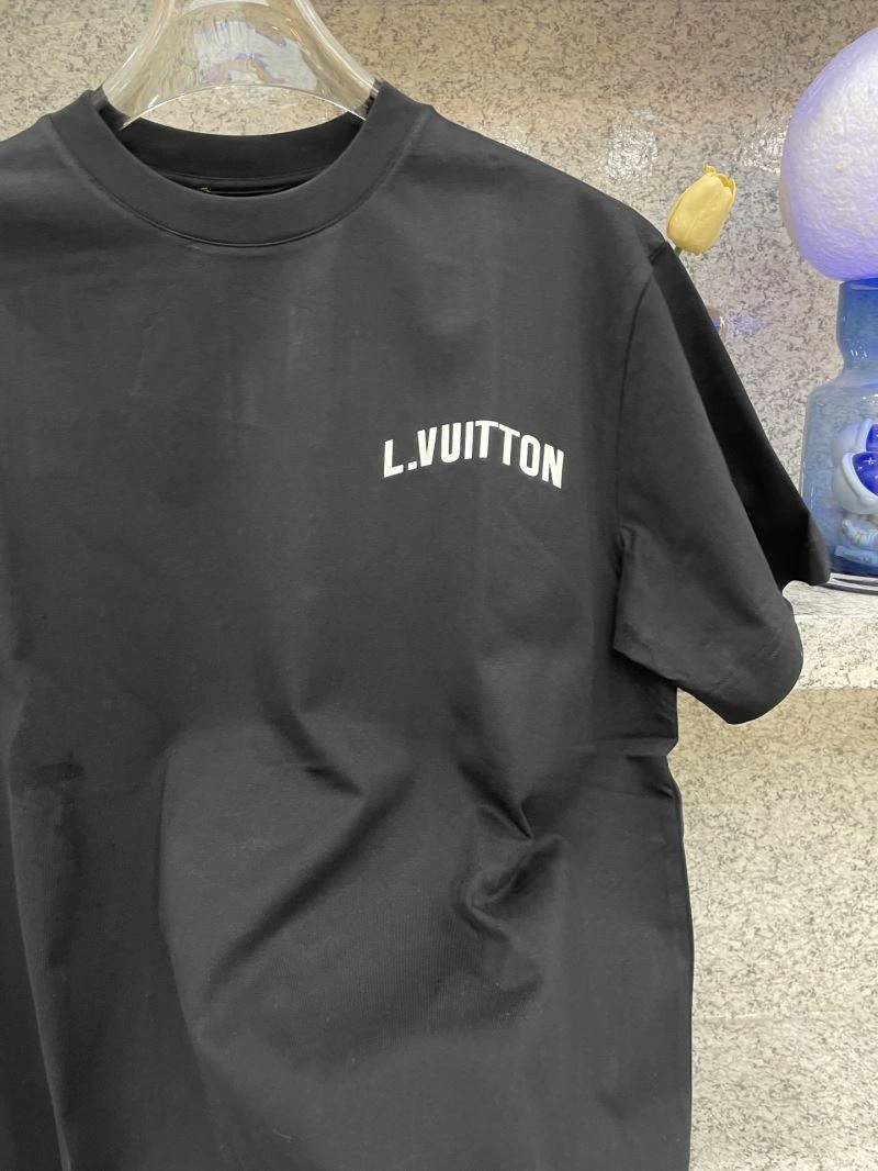 Affordable Louis Vuitton T-Shirts 134401
