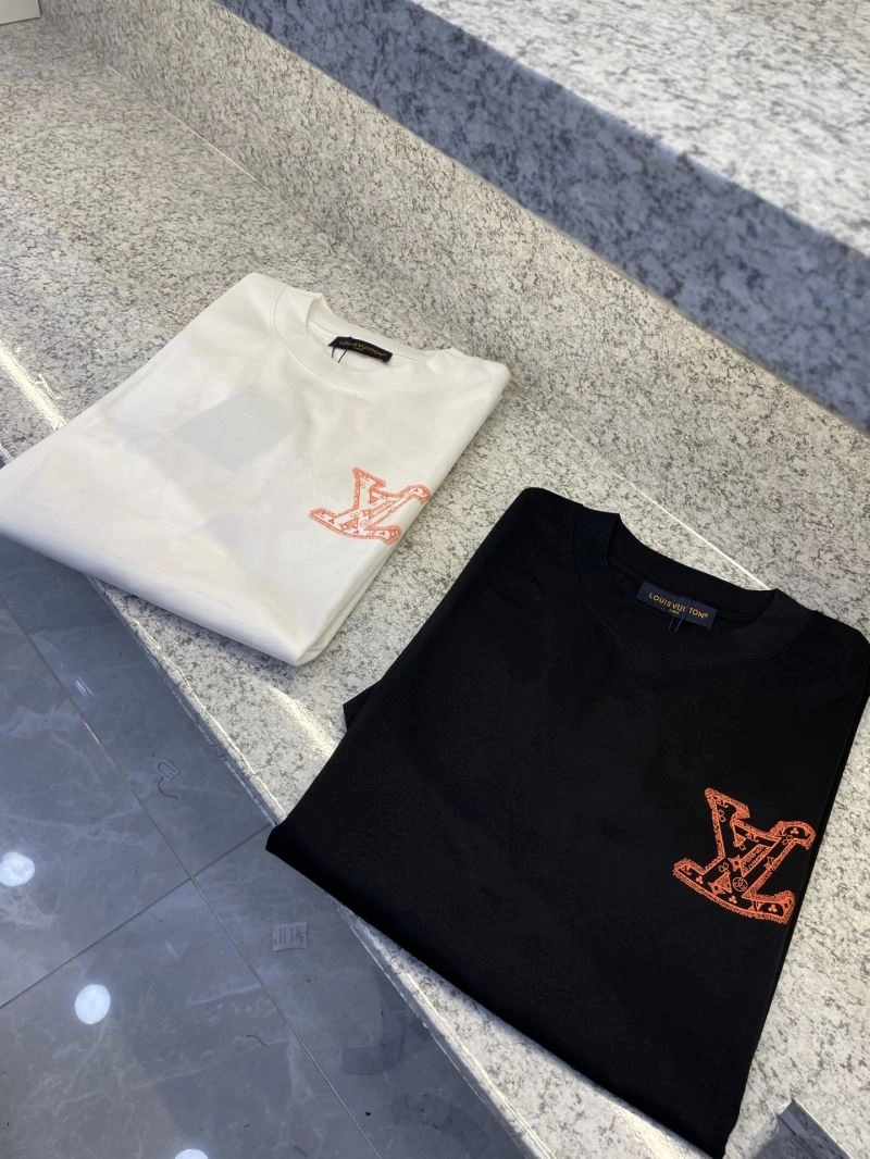Lightweight Louis Vuitton T-Shirts 134398