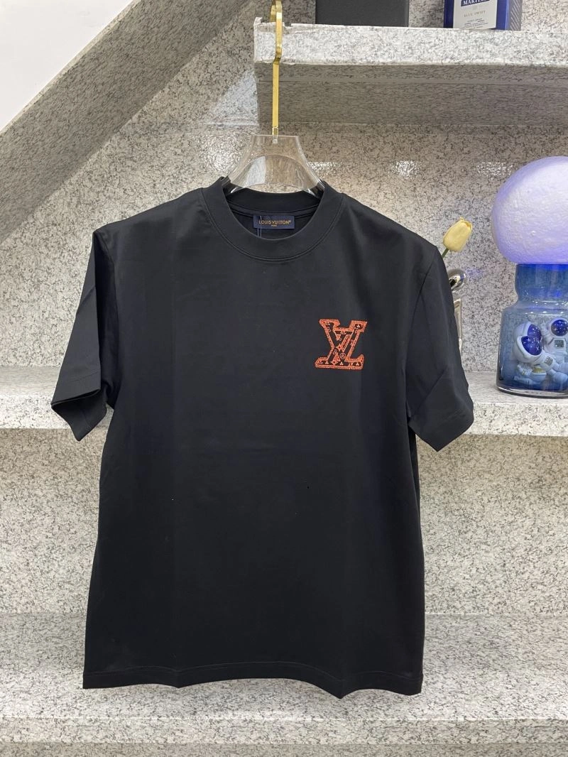 Lightweight Louis Vuitton T-Shirts 134398