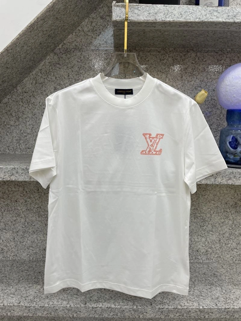 Lightweight Louis Vuitton T-Shirts 134398