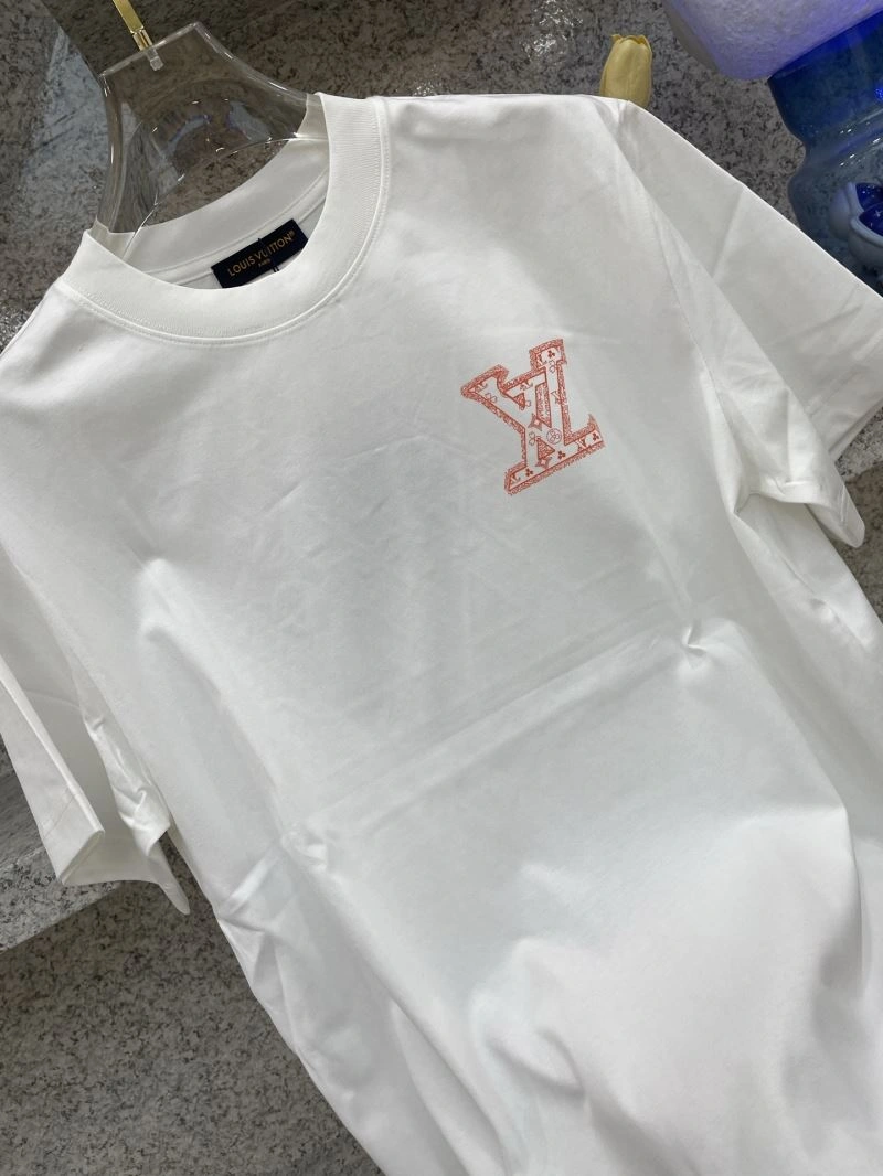 Lightweight Louis Vuitton T-Shirts 134398