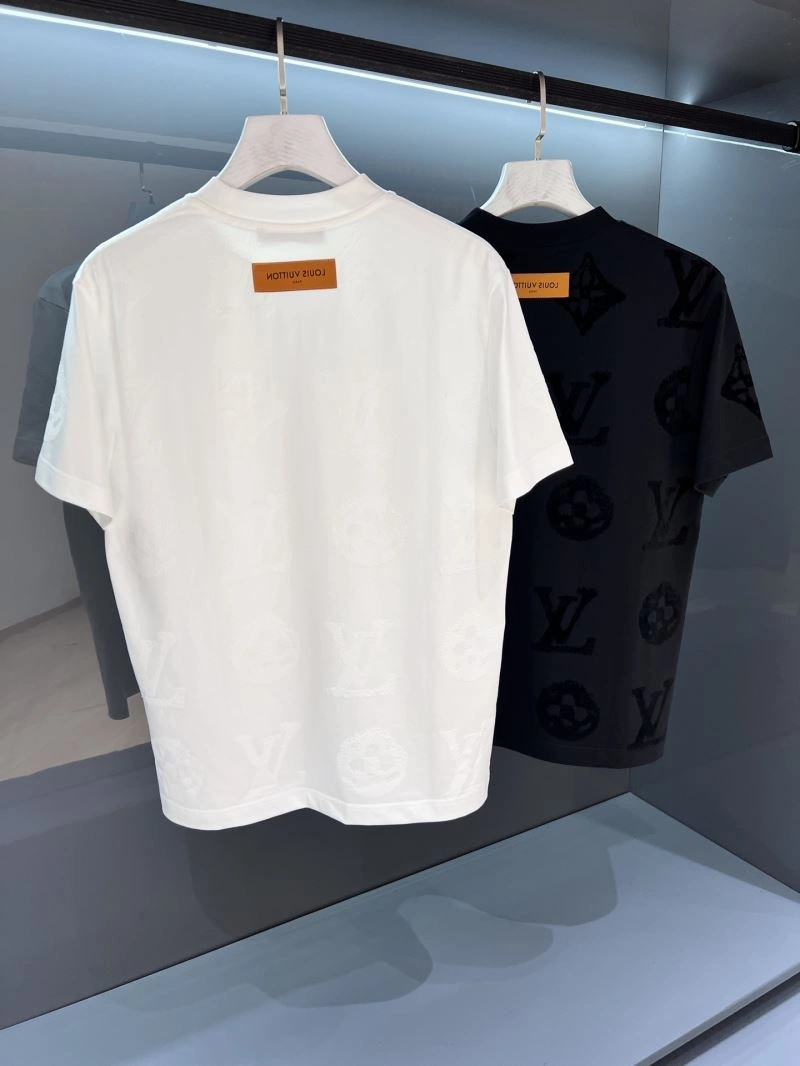 Sophisticated Louis Vuitton T-Shirts 134406