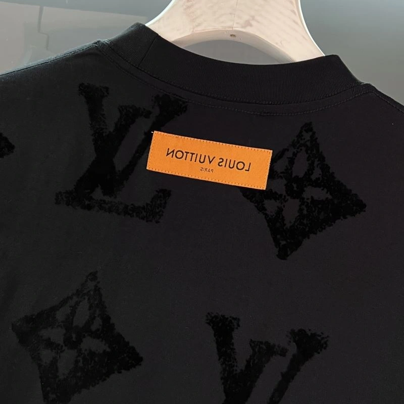 Sophisticated Louis Vuitton T-Shirts 134406