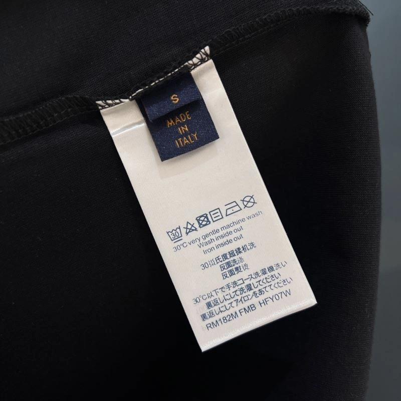 TechFriendly Louis Vuitton T-Shirts 134410