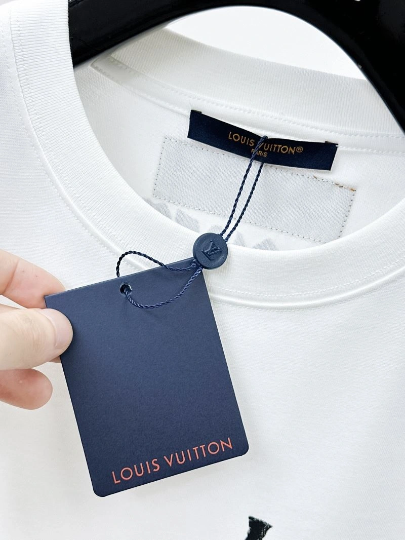 Louis Vuitton T-Shirts Breathable 134396