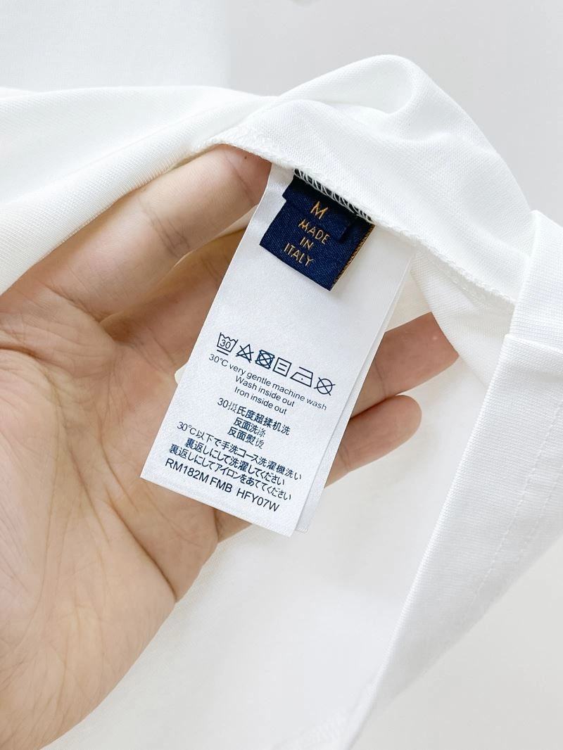 Louis Vuitton T-Shirts Breathable 134396