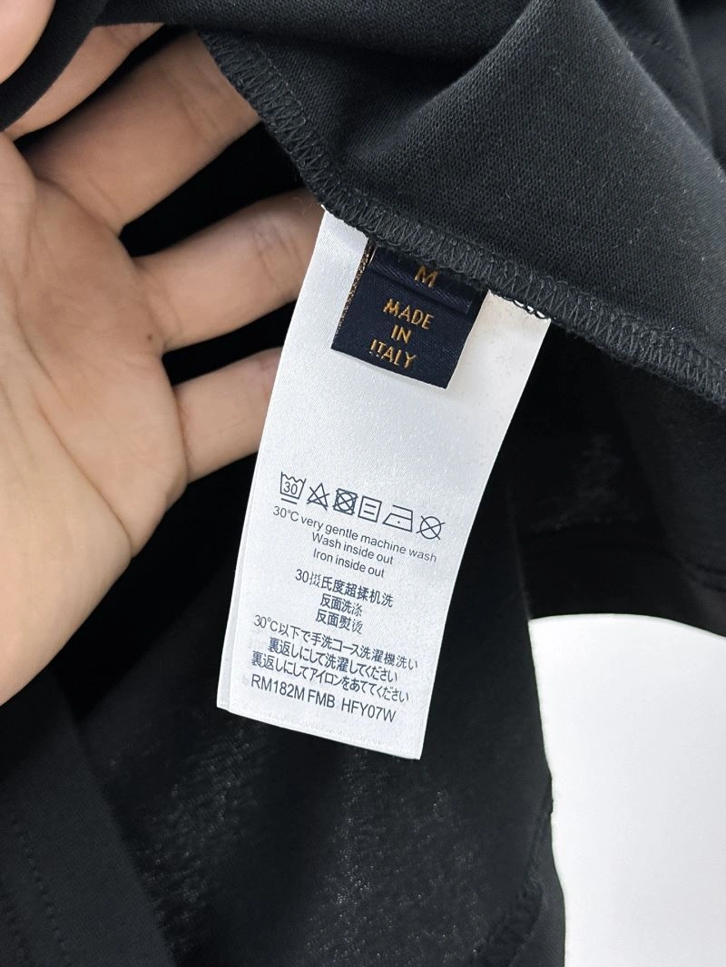 Louis Vuitton T-Shirts MoistureWicking 134405