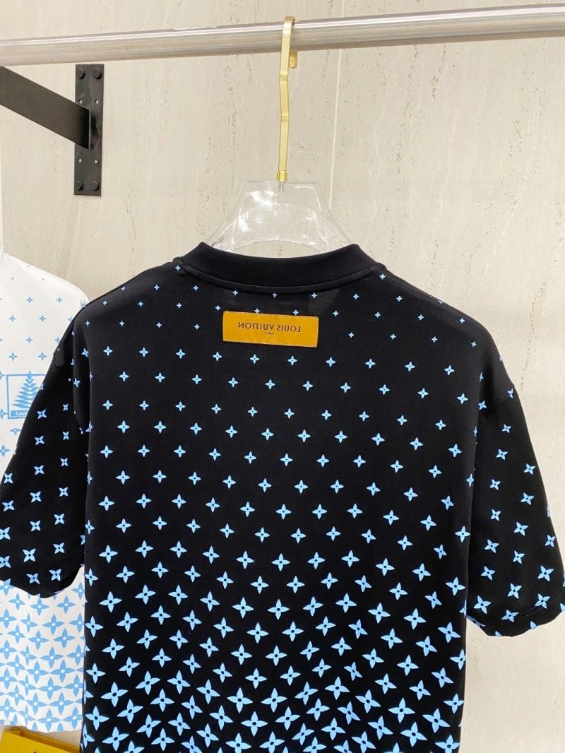 Lightweight Louis Vuitton T-Shirts 134403