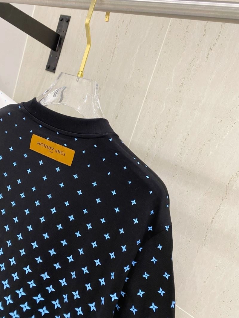Lightweight Louis Vuitton T-Shirts 134403
