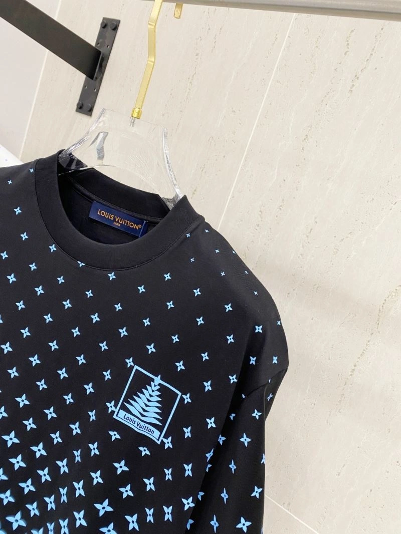 Lightweight Louis Vuitton T-Shirts 134403