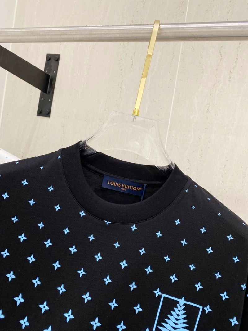 Lightweight Louis Vuitton T-Shirts 134403