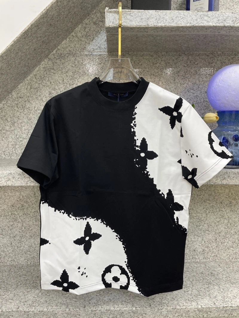 Modern Louis Vuitton T-Shirts 134386