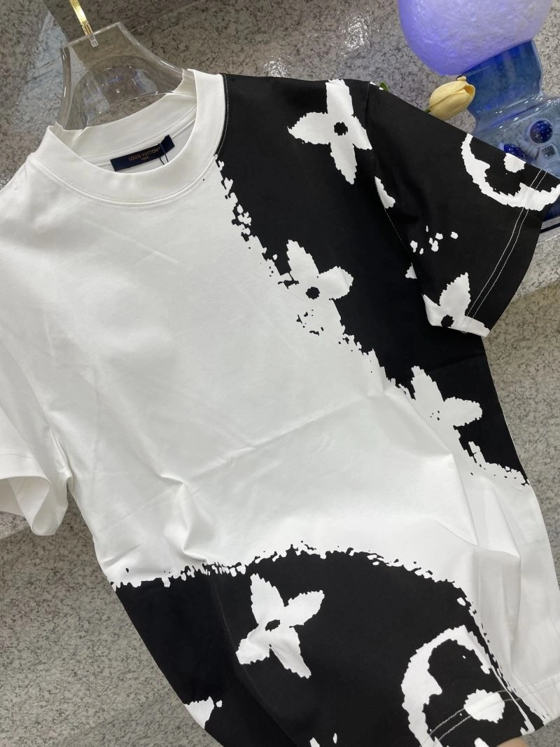 Modern Louis Vuitton T-Shirts 134386