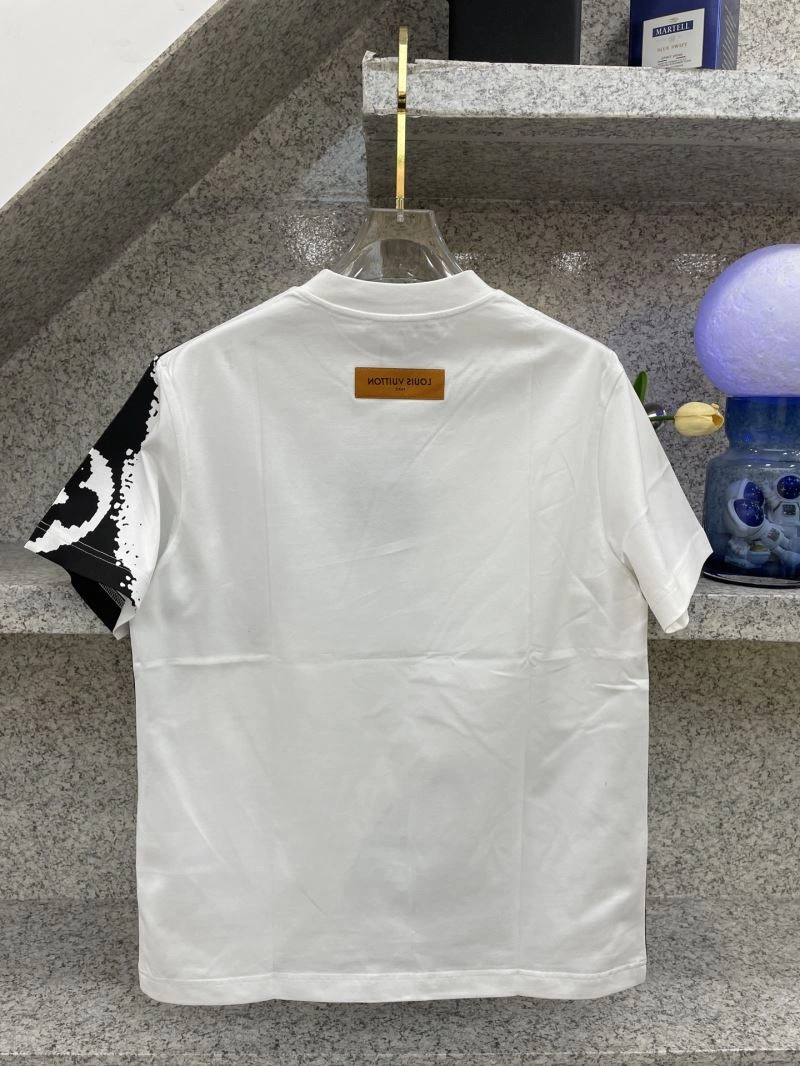 Modern Louis Vuitton T-Shirts 134386