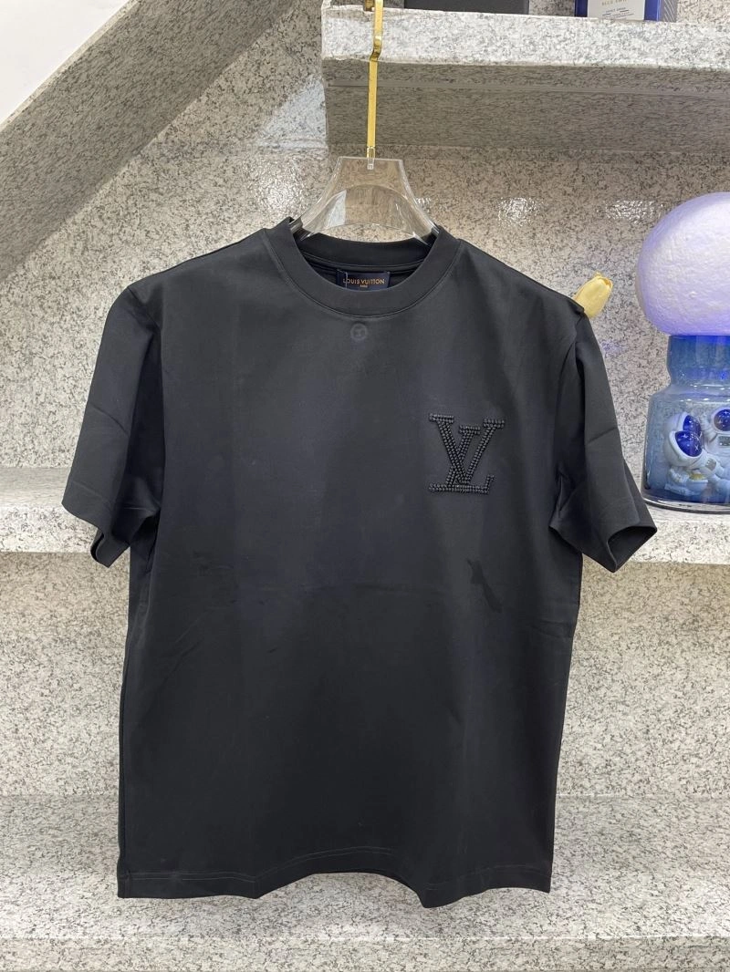 Vibrant Louis Vuitton T-Shirts 134397