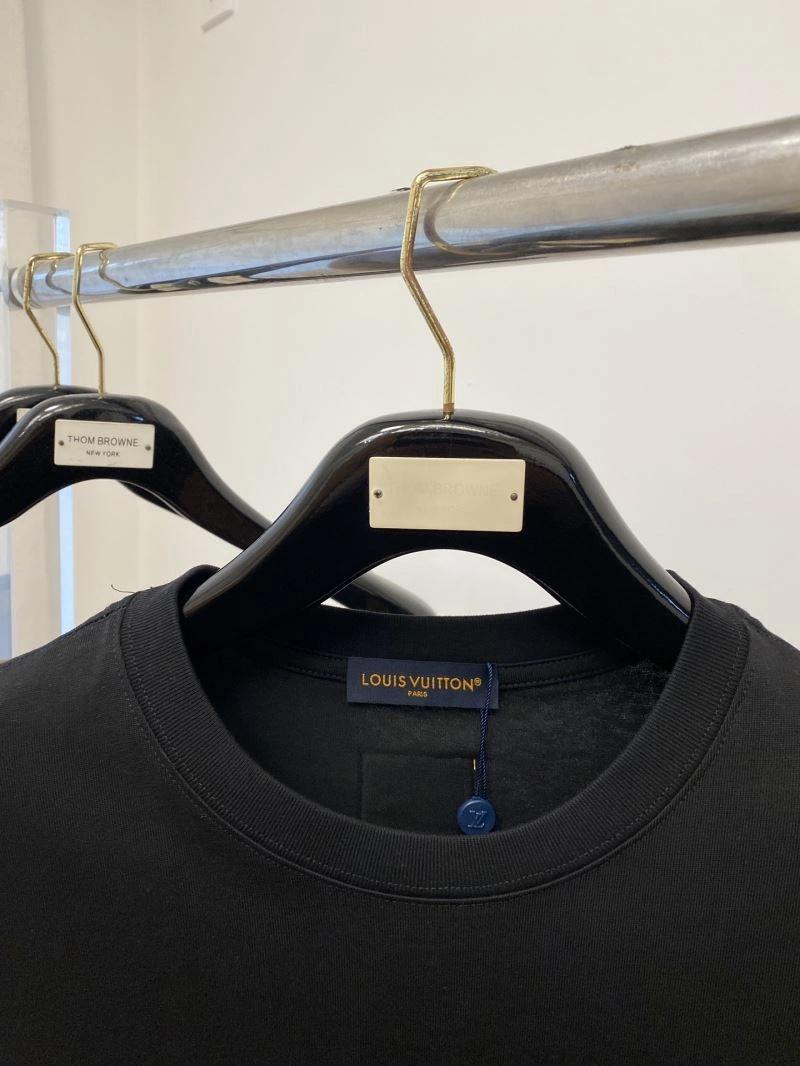 Louis Vuitton T-Shirts Stretchable 134382