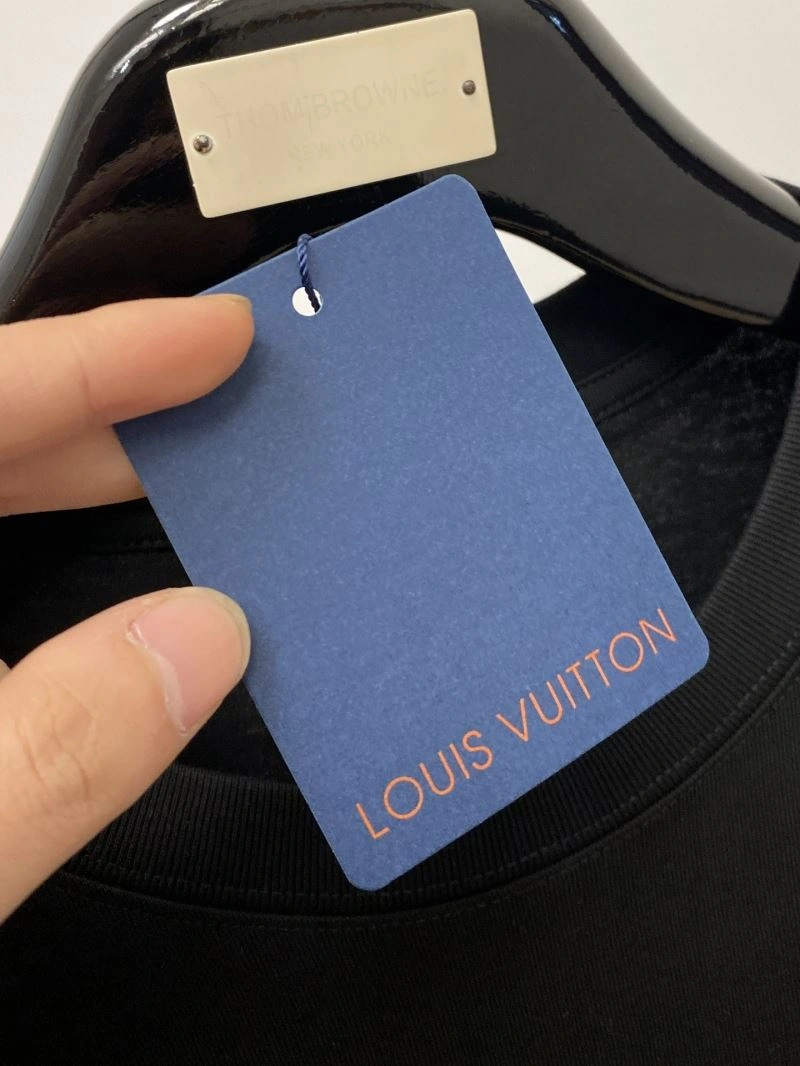 Louis Vuitton T-Shirts Stretchable 134382