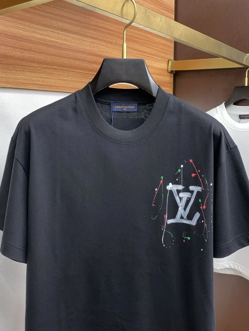 Modern Louis Vuitton T-Shirts 134379