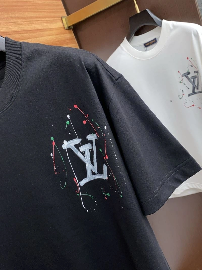 Modern Louis Vuitton T-Shirts 134379