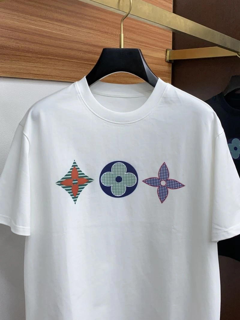 Trendsetting Louis Vuitton T-Shirts 134378
