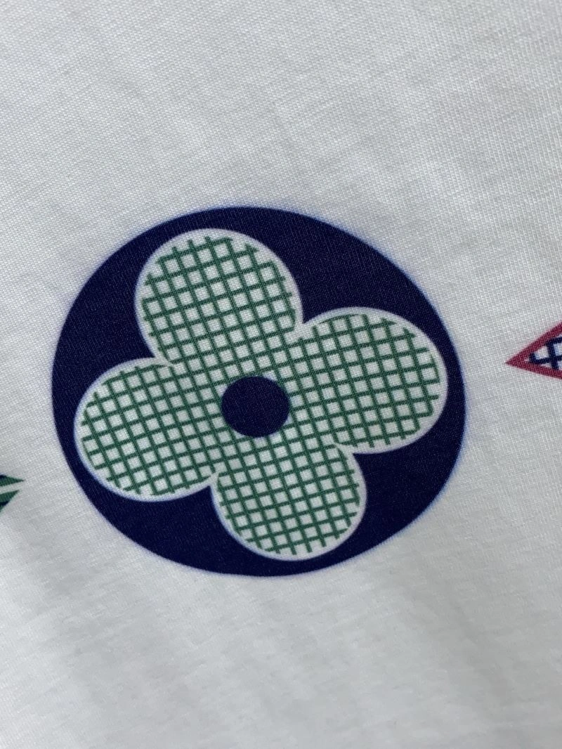 Trendsetting Louis Vuitton T-Shirts 134378