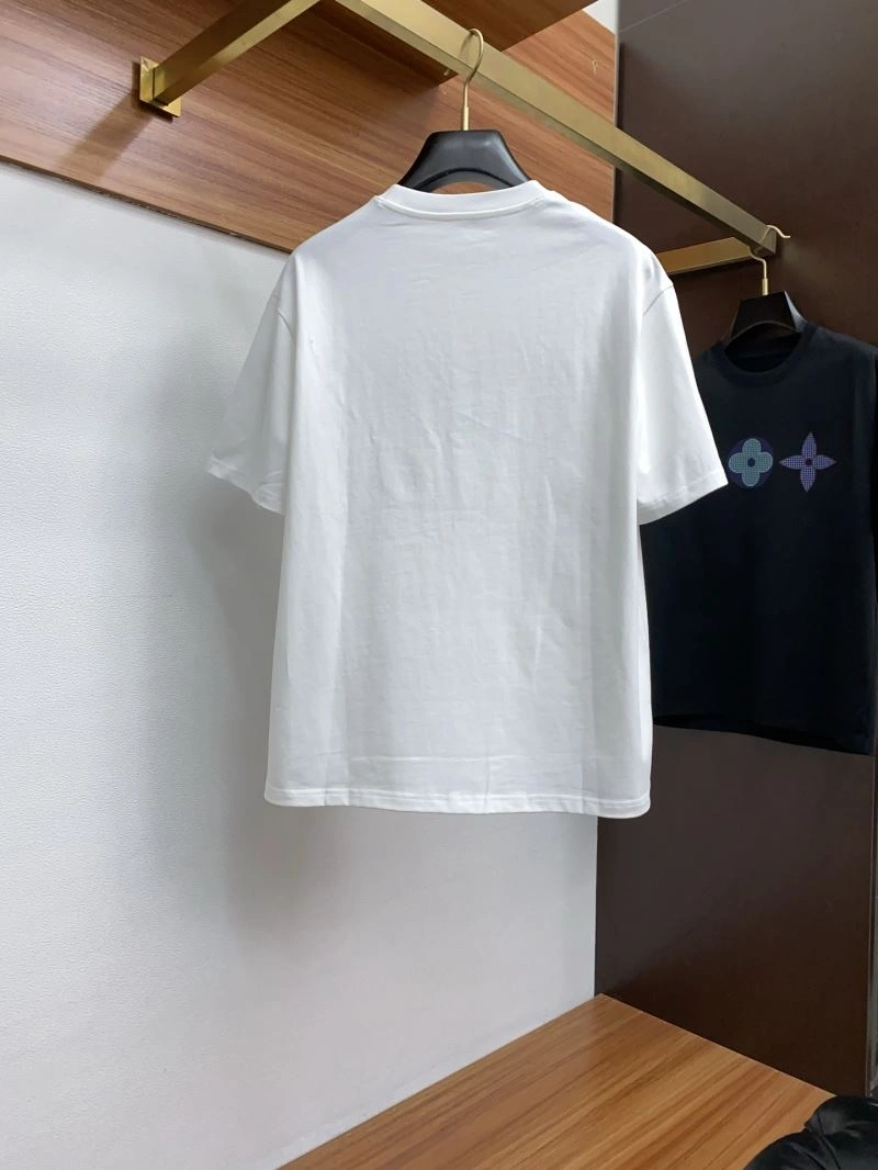 Trendsetting Louis Vuitton T-Shirts 134378