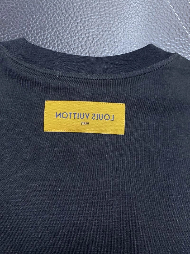 Louis Vuitton T-Shirts Neat 134370