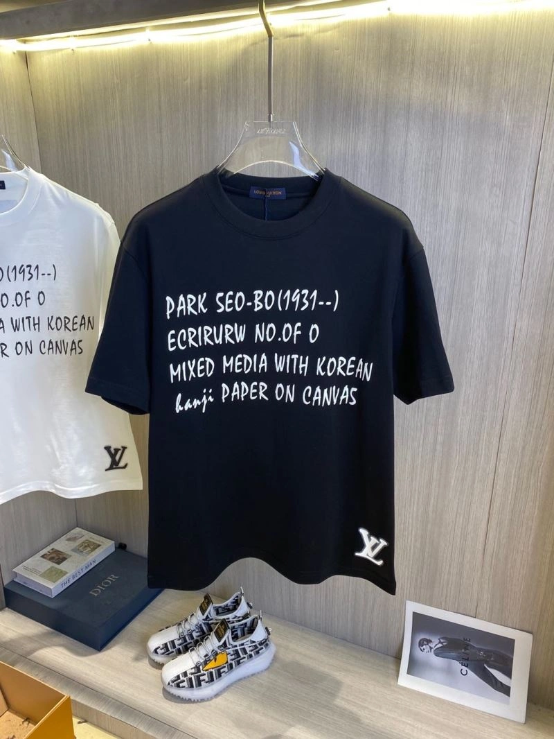 Louis Vuitton T-Shirts TimelessDesign 134369