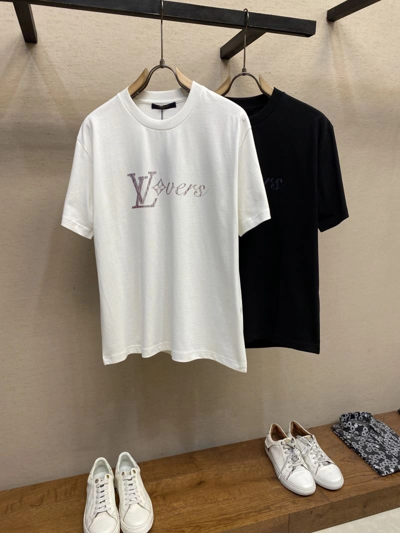 Premium Louis Vuitton T-Shirts 134345