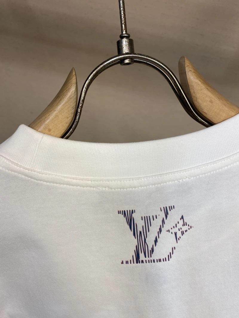 Premium Louis Vuitton T-Shirts 134345