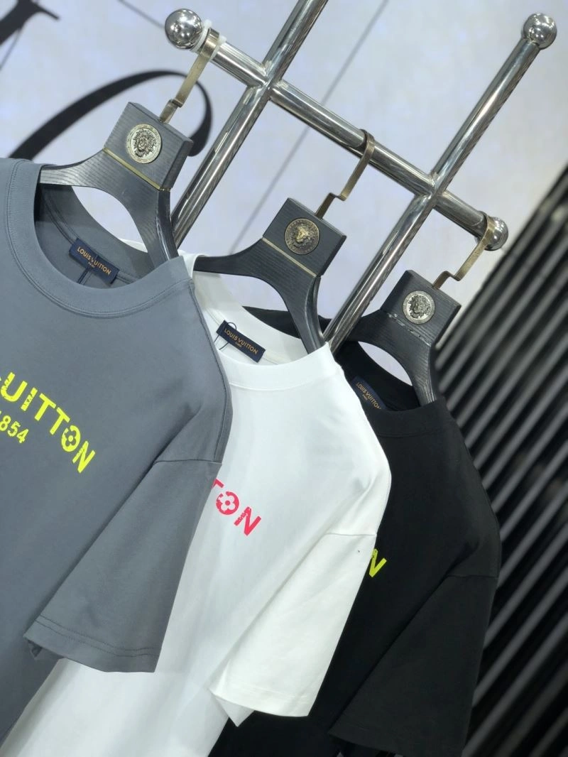 Original Louis Vuitton T-Shirts 134359