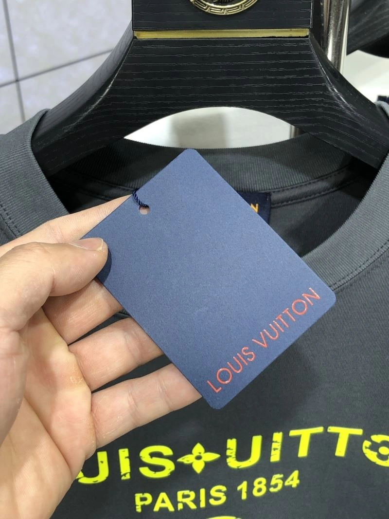 Original Louis Vuitton T-Shirts 134359
