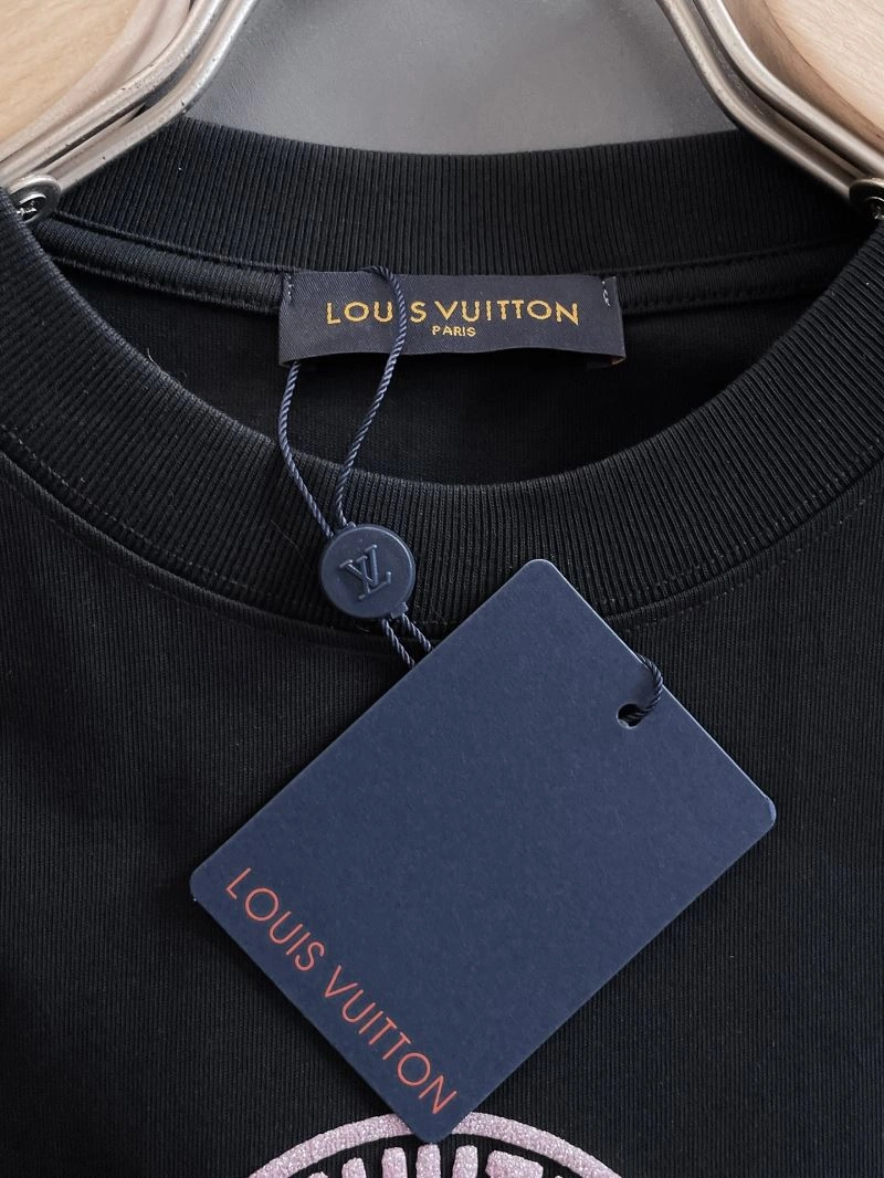 Sporty Louis Vuitton T-Shirts 134341