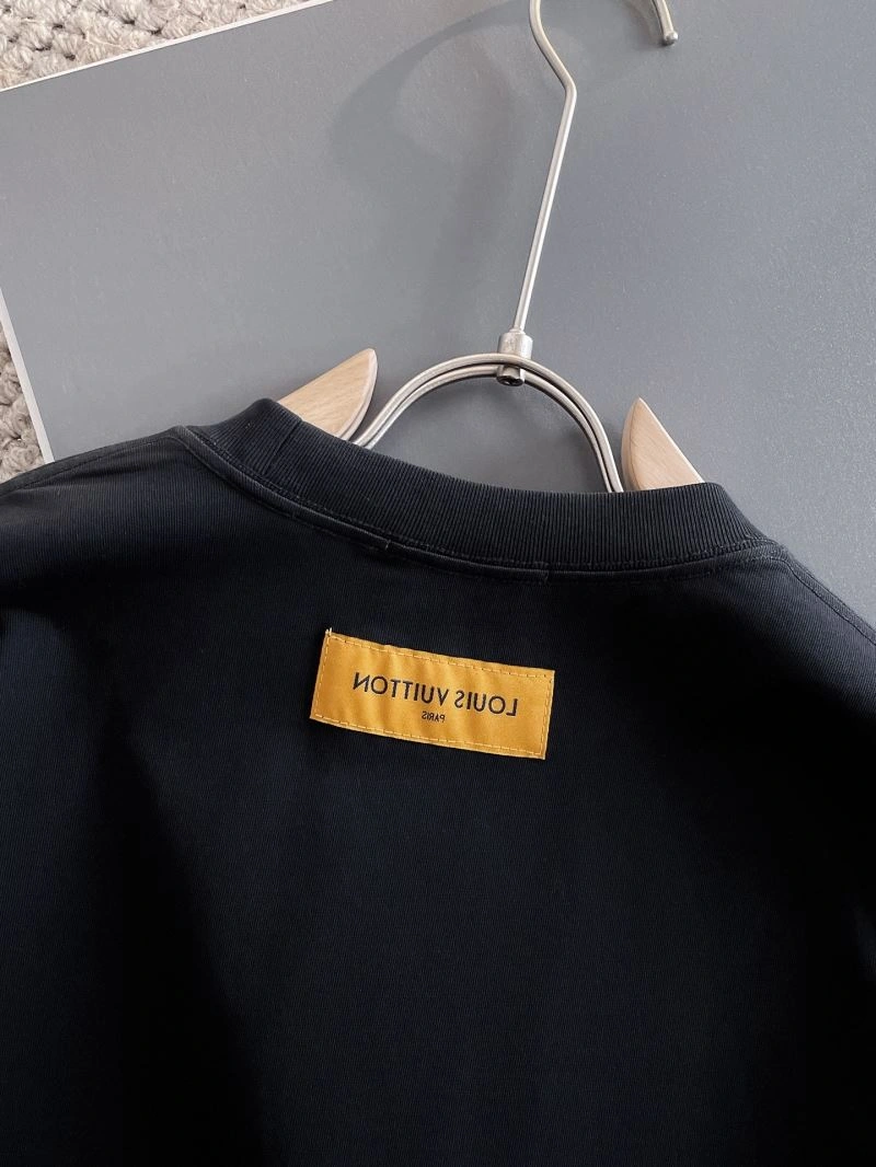 Sporty Louis Vuitton T-Shirts 134341