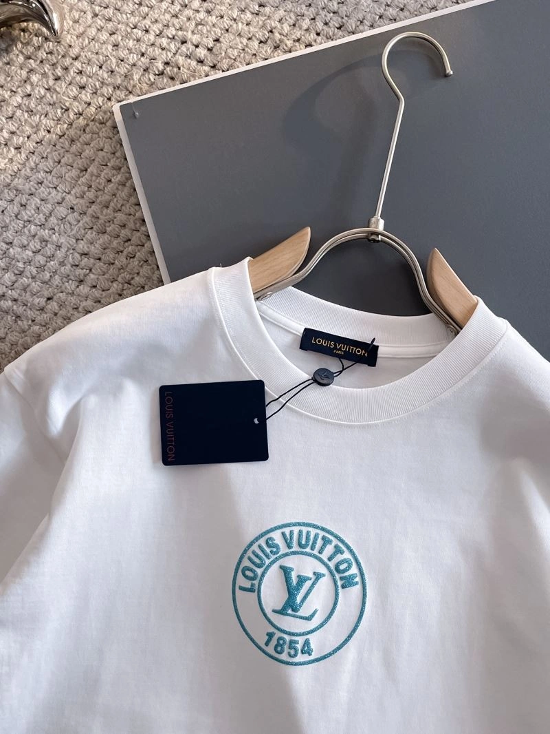 Louis Vuitton T-Shirts Lightweight 134334