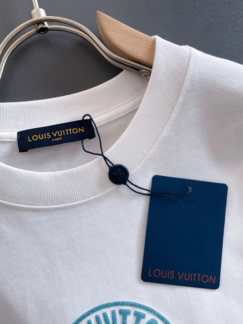 Louis Vuitton T-Shirts Lightweight 134334