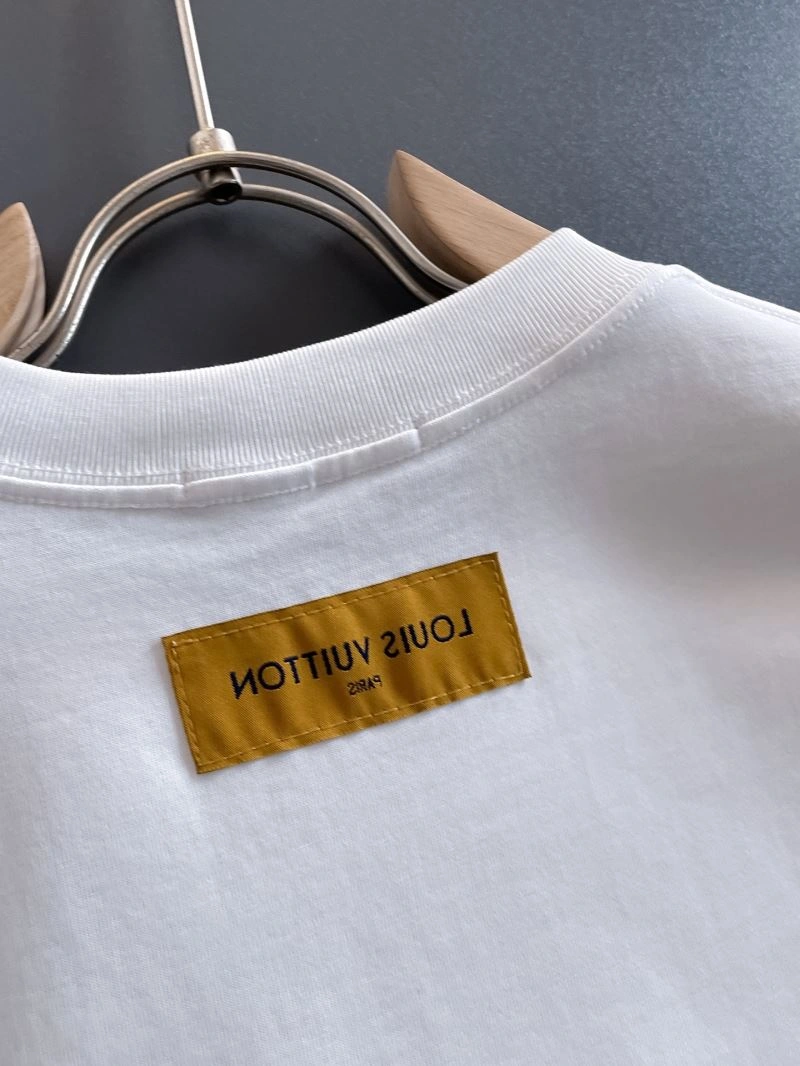 Louis Vuitton T-Shirts Lightweight 134334
