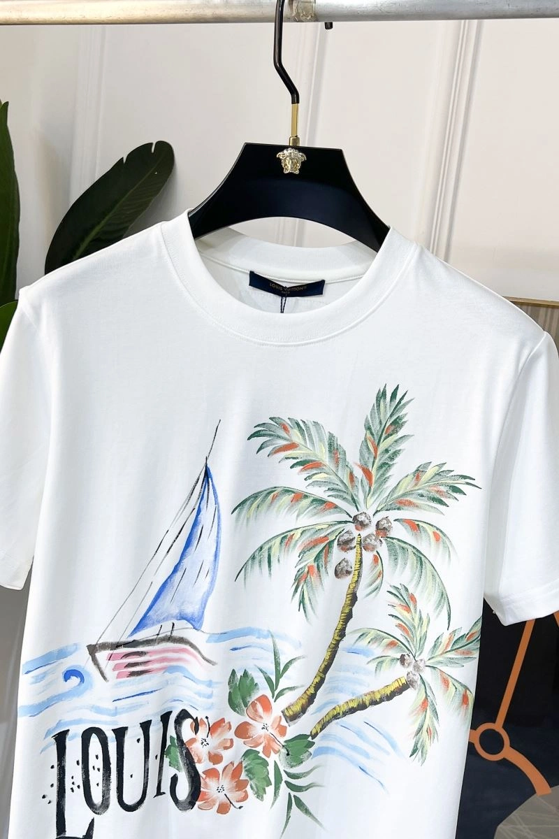 Louis Vuitton T-Shirts Sleek 134336