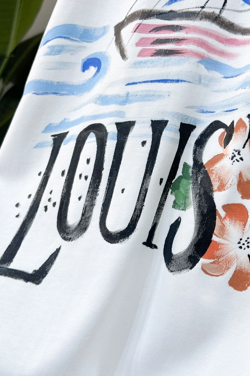 Louis Vuitton T-Shirts Sleek 134336