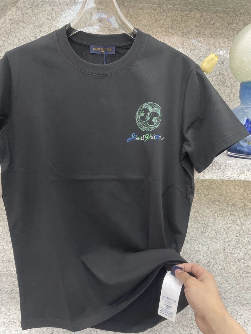 Louis Vuitton T-Shirts Lightweight 134338