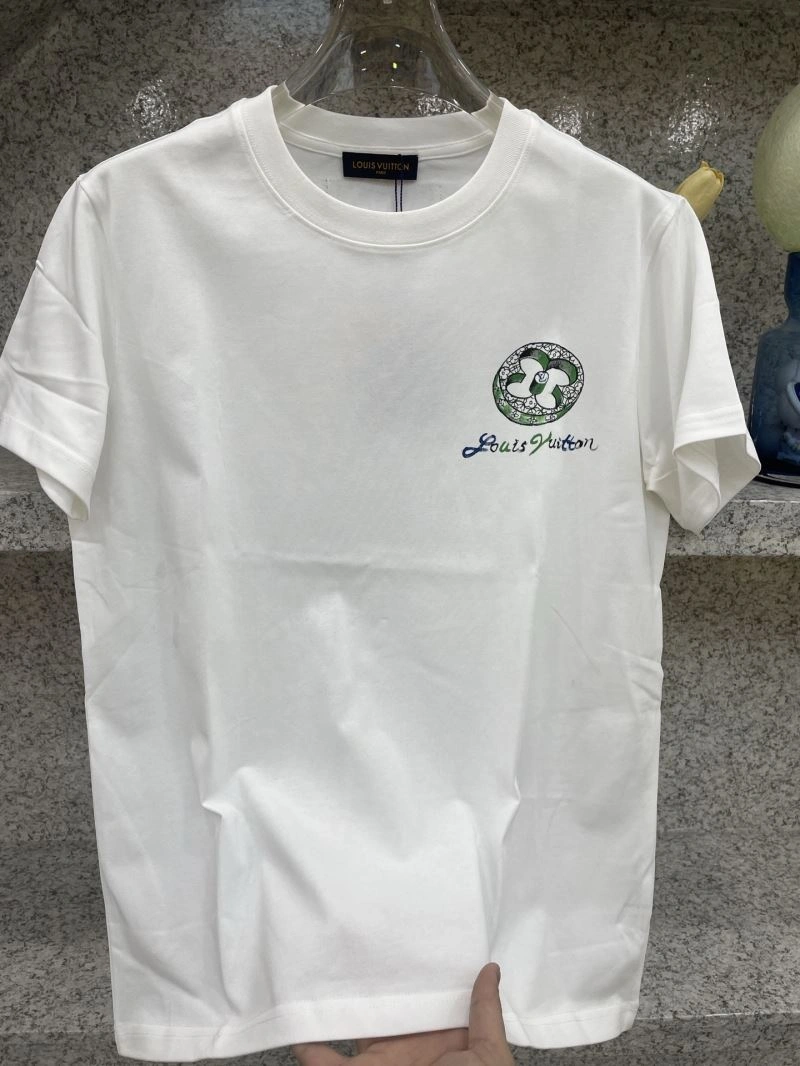 Louis Vuitton T-Shirts Lightweight 134338