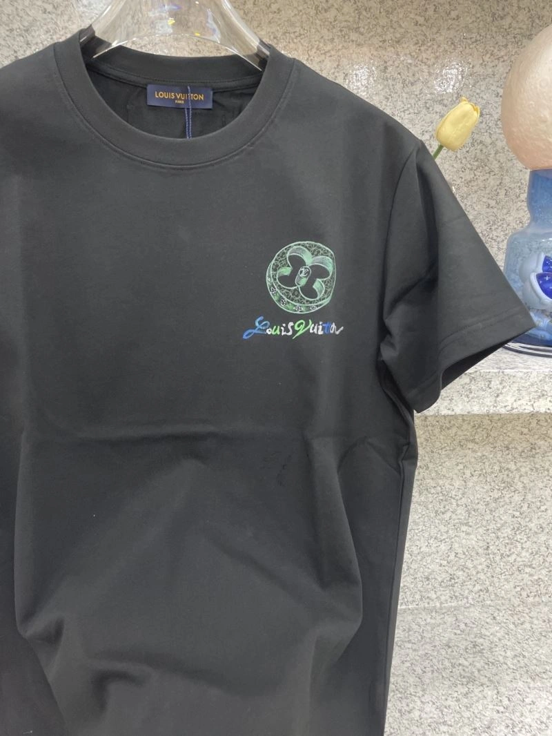 Louis Vuitton T-Shirts Lightweight 134338