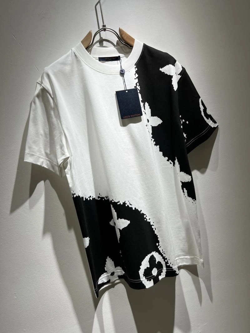 Vibrant Louis Vuitton T-Shirts 134333