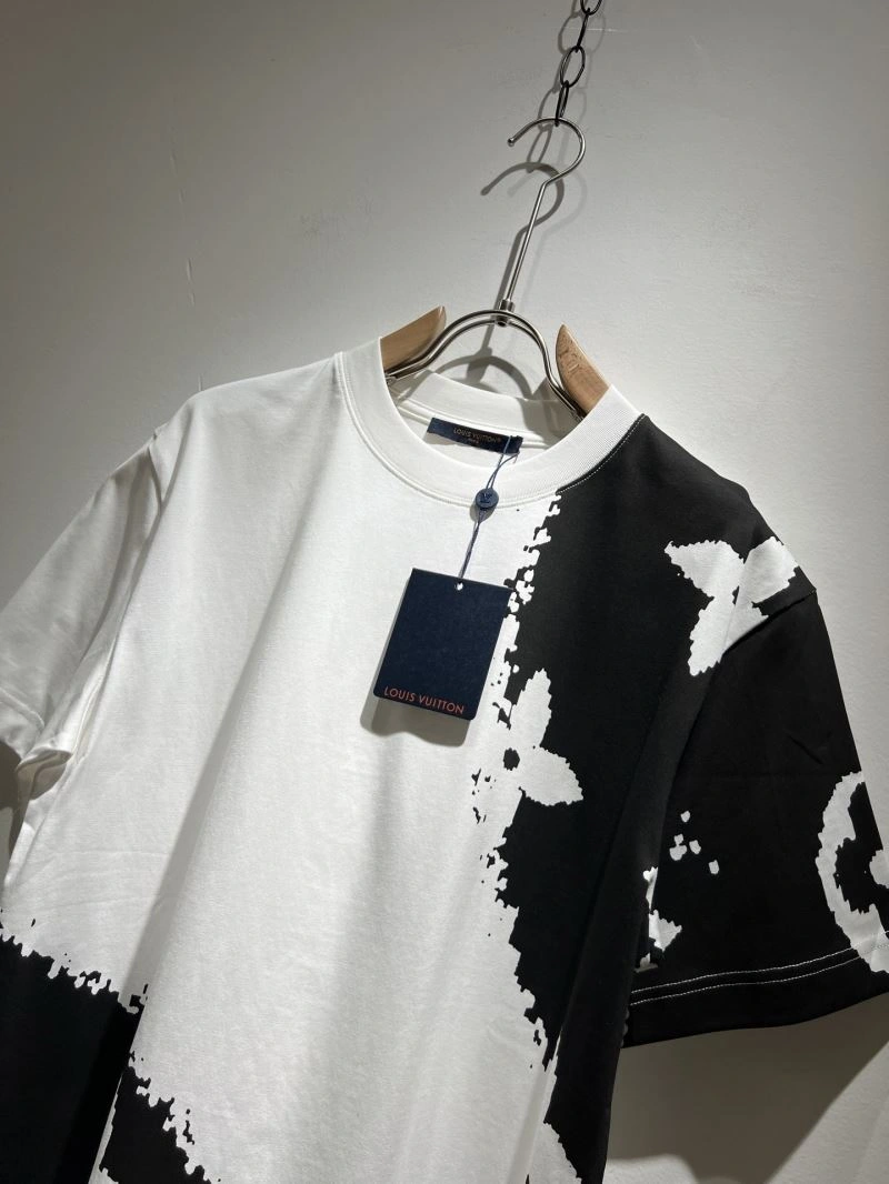 Vibrant Louis Vuitton T-Shirts 134333