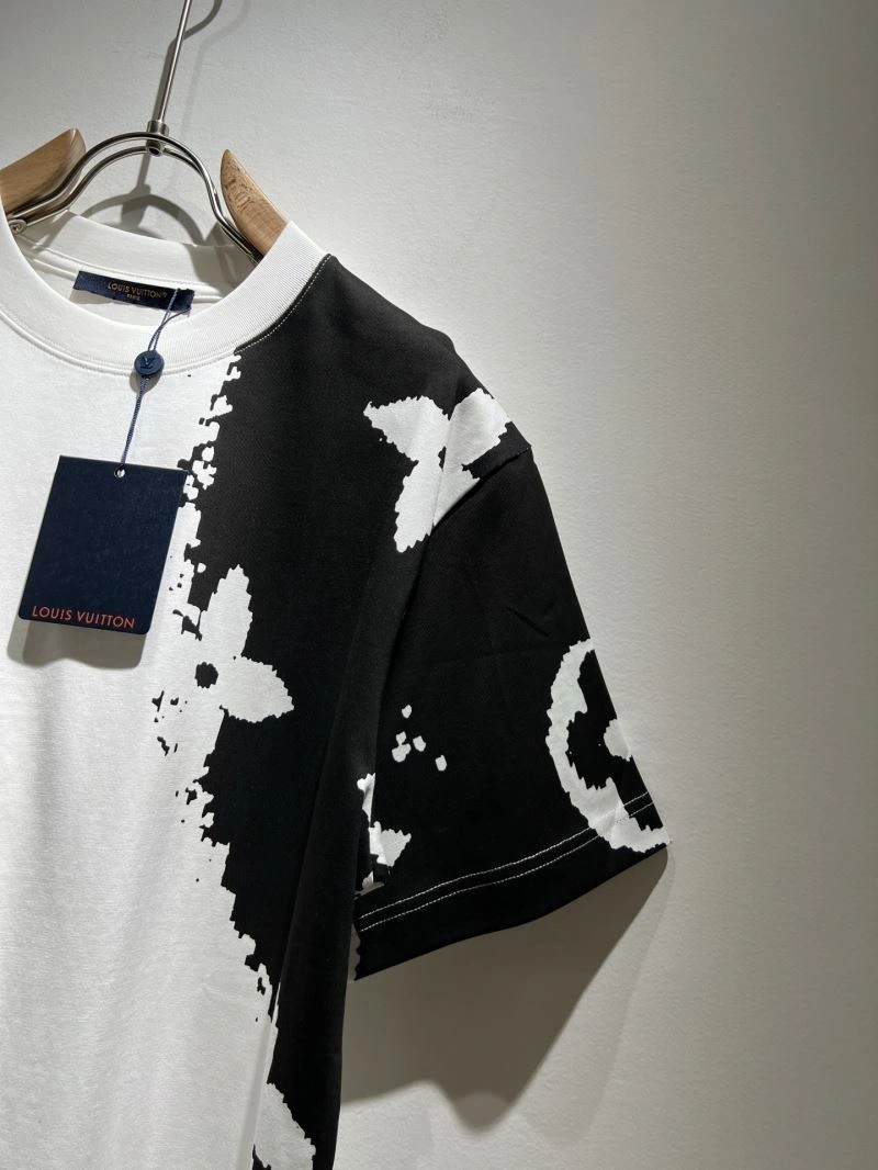 Vibrant Louis Vuitton T-Shirts 134333